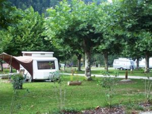 camping_saint_claude_emplacements_vignette