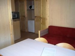 camping_saint_claude_interieur_chalets_vignette